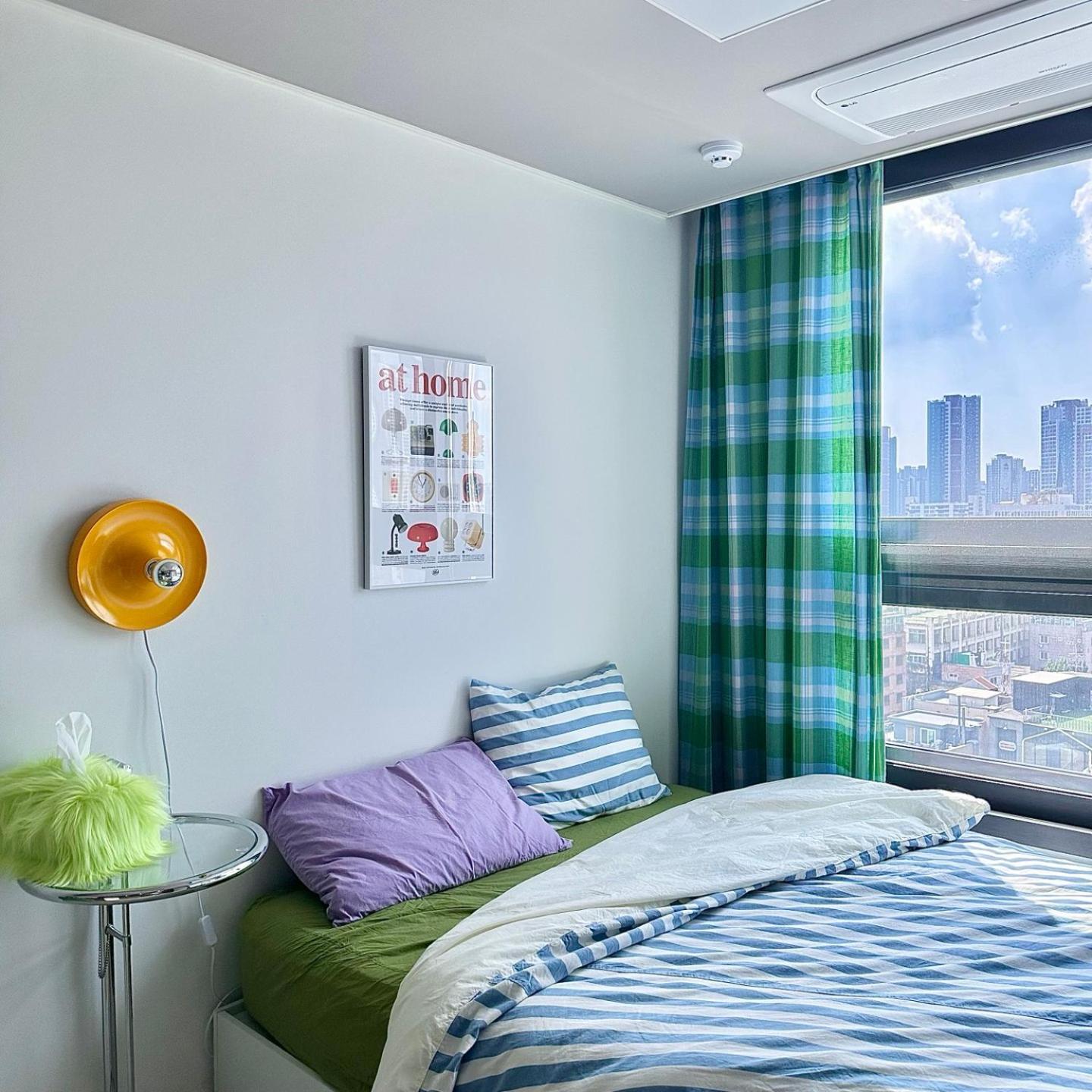 Dongseongro Meomoom Apartamento Daegu Quarto foto